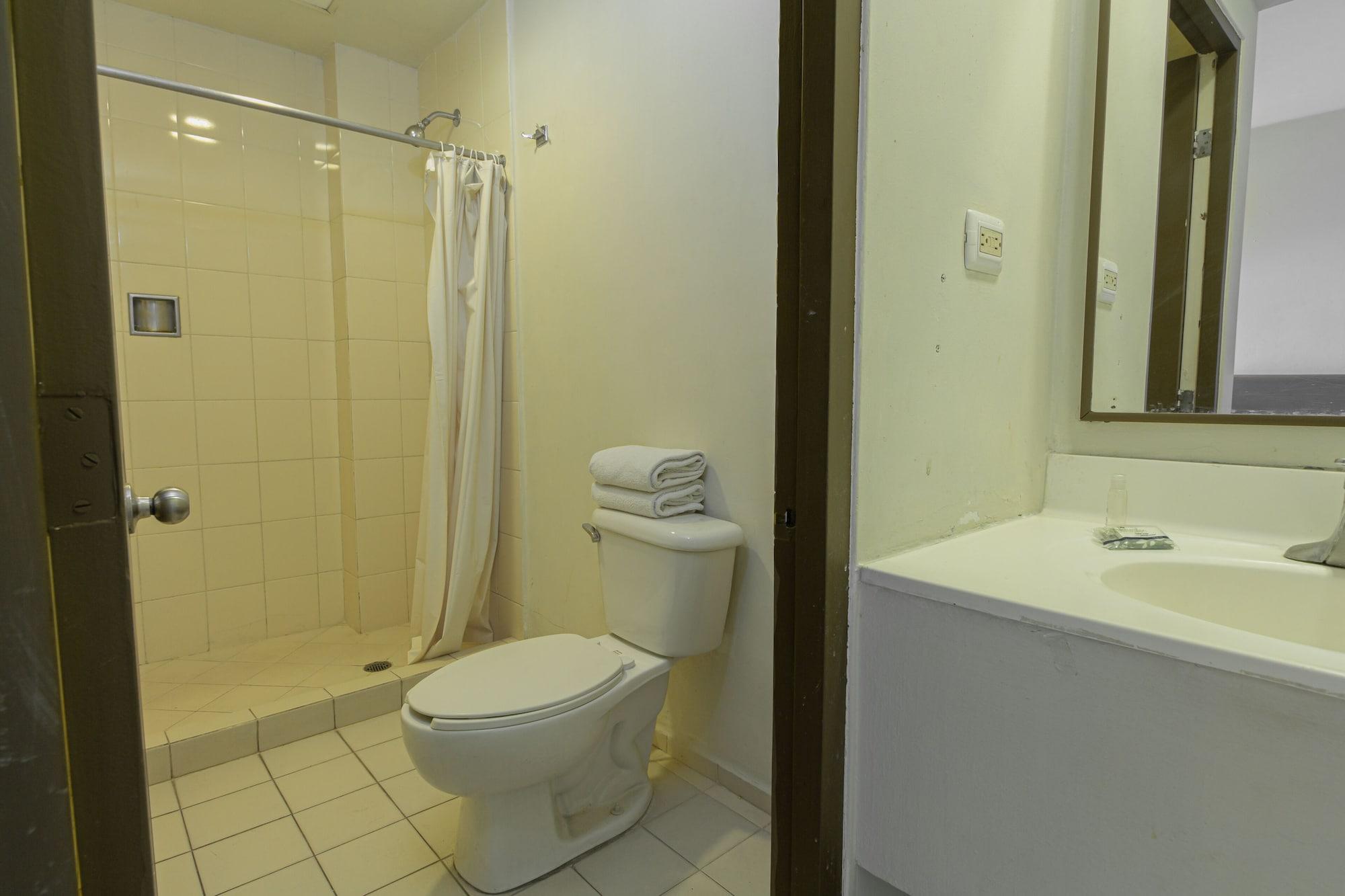Hotel Plaza Del Arco Express Monterrey Extérieur photo