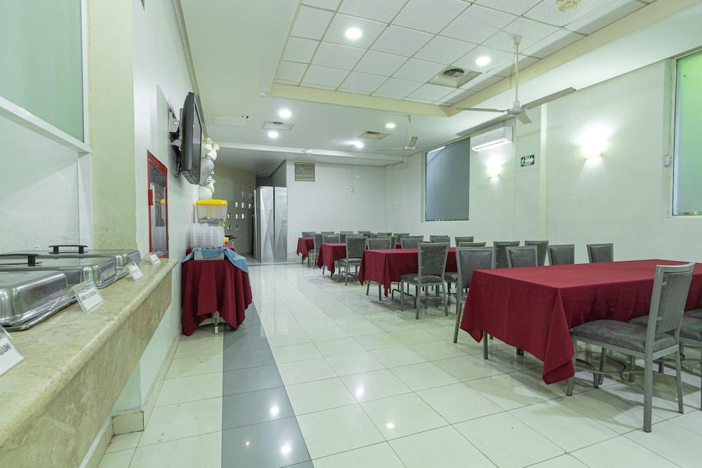 Hotel Plaza Del Arco Express Monterrey Extérieur photo