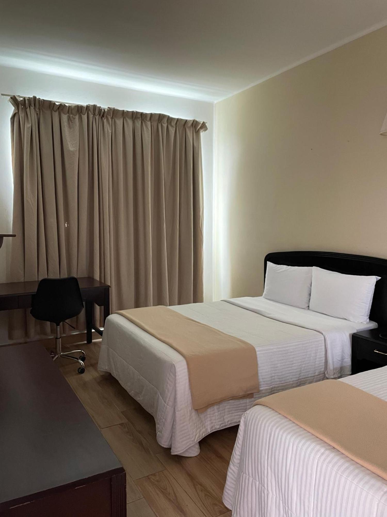 Hotel Plaza Del Arco Express Monterrey Extérieur photo