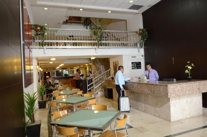 Hotel Plaza Del Arco Express Monterrey Extérieur photo