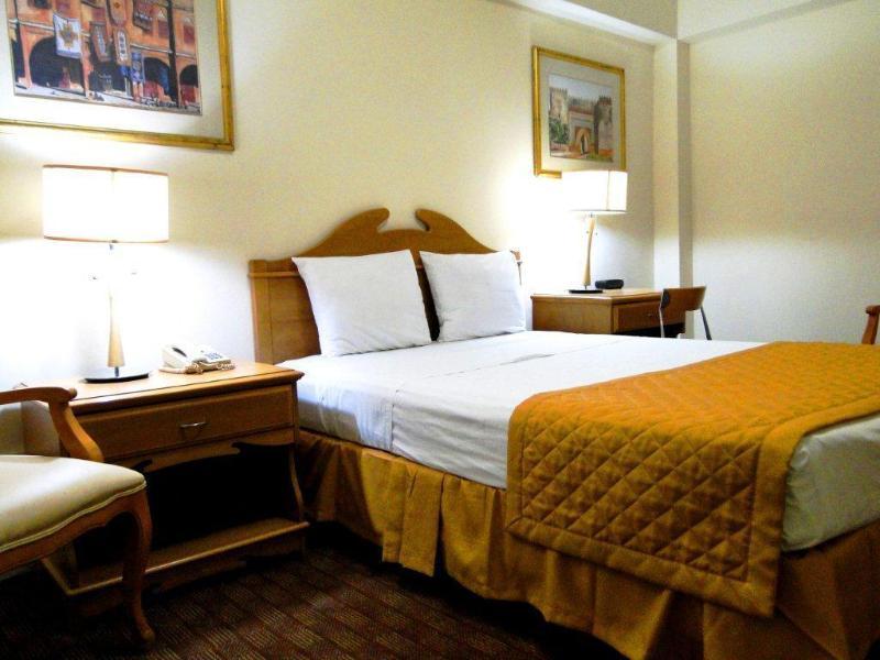 Hotel Plaza Del Arco Express Monterrey Extérieur photo