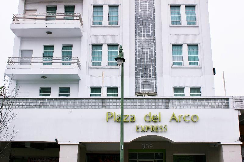 Hotel Plaza Del Arco Express Monterrey Extérieur photo
