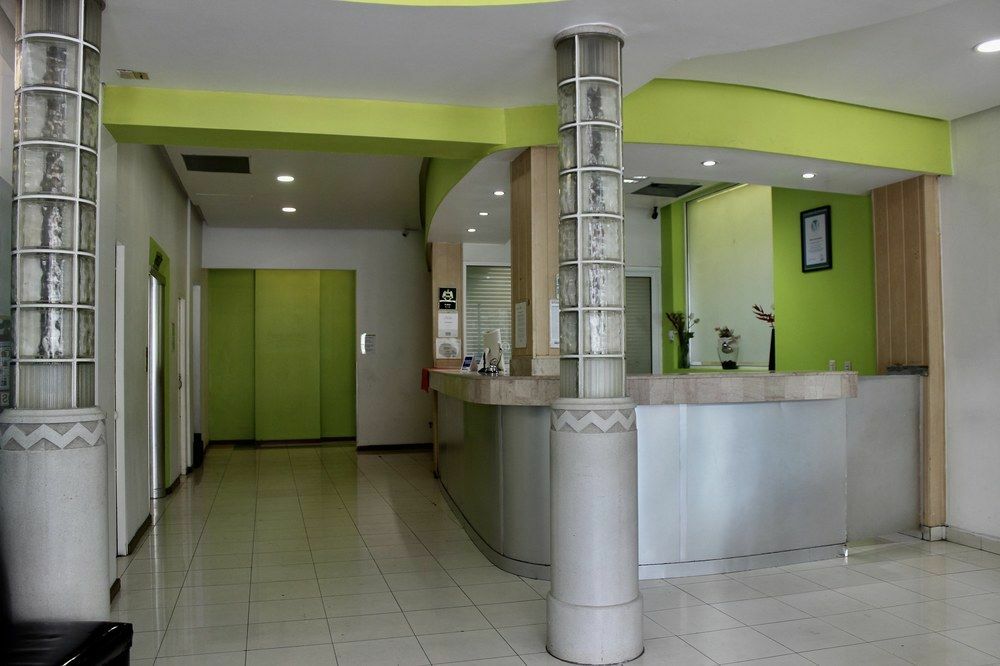 Hotel Plaza Del Arco Express Monterrey Extérieur photo